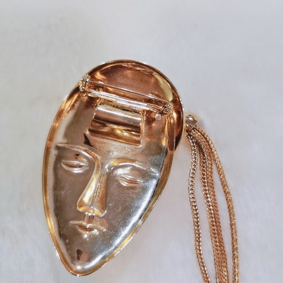 Face Brooch - Picture 3 of 3
